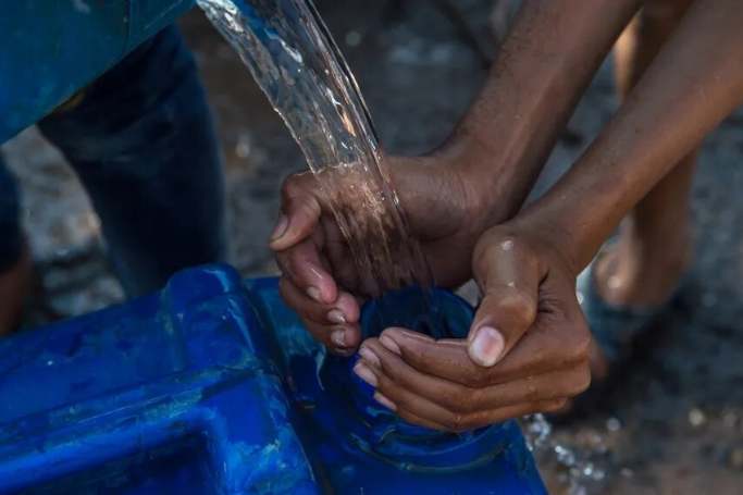 ¿Cómo puede la tecnología de ósmosis inversa solucionar la crisis del agua potable en América Latina?