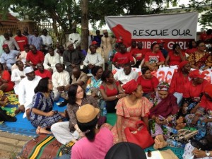 Reunión de activistas de la campaña #BringBackOurGirls (devuelva a nuestra niñas) en el parque de diversiones Maitama, en Abuya, Nigeria. Crédito: Ini Ekott/IPS.