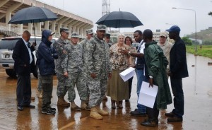 Los primeros militares de Estados Unidos en misión contra el ébola llegan a Liberia. Crédito: Ejército de EEUU en África/CC-BY-2.0