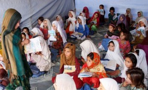 El movimiento radical Talibán dañó más de mil escuelas en el norte de Pakistán desde que se expandió desde Afganistán en 2001, lo que impidió que miles de niños, y especialmente niñas, reciban una educación. Crédito: Ashfaq Yusufzai/IPS