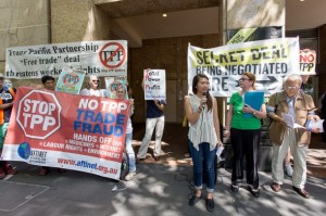 Manifestación durante negociaciones del TPP en Sydney, el 25 de octubre de 2014. Crédito: SumOfUs/cc by 2.0