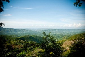 El camino a Baradares en la zona centro-septentrional de Haití. El objetivo del proyecto de ley sería la expansión masiva del sector minero en el país. Crédito: Lee Cohen/cc by 2.0
