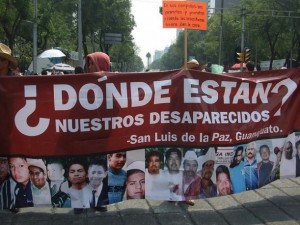 Una de las marchas de madres de desaparecidos en el centro de Ciudad de México. Crédito: Daniela Pastrana/IPS