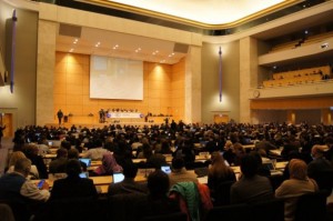 Las negociaciones climáticas de la ONU en la ciudad suiza de Ginebra, durante su sesión inaugural. Crédito: Jenny López-Zapata/IPS
