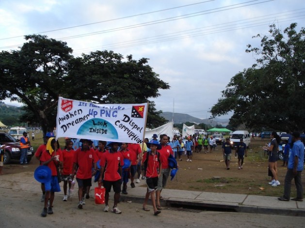 Transparencia Internacional organiza una caminata anual contra la corrupción en Puerto Moresby, la capital de Papúa Nueva Guinea. Crédito: Kanya D'Almeida/IPS