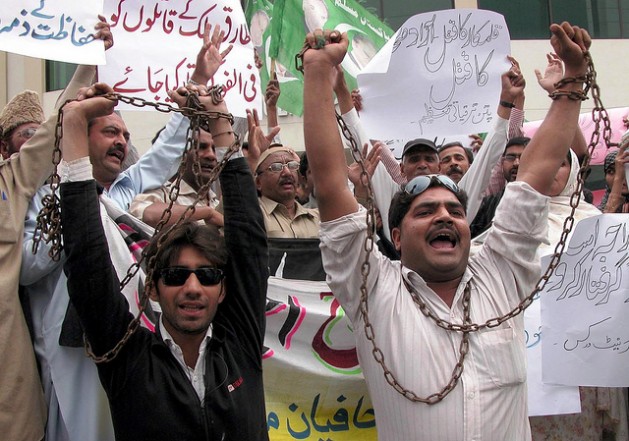 Periodistas en Pakistán protestan contra el asesinato de sus colegas. Crédito: Rahat Dar / IPS