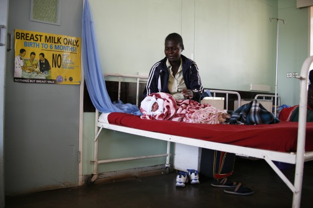 Zimbabwe lucha por frenar las muertes por maternidad. Crédito: Jeffrey Moyo/IPS