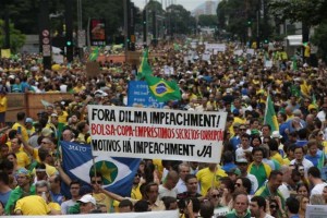 Una multitud, calculada en 210.000 personas por el Instituto Datafolha y en un millón por la policía, participó en la metrópoli de São Paulo en las protestas contra la presidenta Dilma Rousseff y la corrupción el 15 de marzo, cuando se produjeron manifestaciones similares en todos los estados de Brasil. Crédito: Fotos Públicas