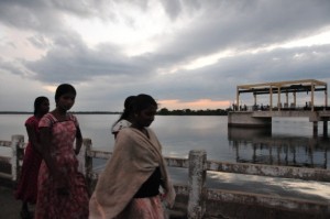 Una investigación de Oxfam en Sri Lanka concluyó que dos tercios de las 33.000 personas que murieron o desaparecieron a causa del tsunami de 2004, eran mujeres. Crédito: Amantha Perera/IPS.