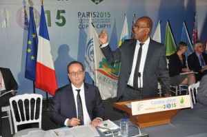 El presidente francés, François Hollande, y el presidente del Consejo Regional de Martinica, Serge Letchimy. Crédito: Desmond Brown/IPS