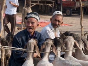 La minoría musulmana uigur en China soporta años de represión del gobierno chino, según organizaciones de derechos humanos. Crédito: Gustavo Jerónimo/CC-BY-2.0