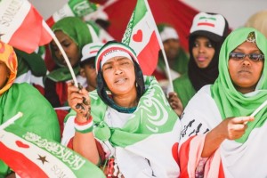 Las mujeres expresan su orgullo nacional en la celebración del Día de la Independencia de Somalilandia, el 18 de mayo, en Hargeisa. Las defensoras de los derechos femeninos abogan por una ley de cuotas, que les dará mayor participación en los procesos de decisión del país. Crédito: Katie Riordan/IPS.