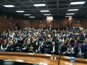 Foro sobre Cambio Climático realizado en octubre en la ciudad de Mendoza, la capital de la provincia occidental de Argentina, donde el incremento de las temperaturas amenaza los sabores de cultivos determinantes en su economía. Crédito: Fabiana Frayssinet/IPS