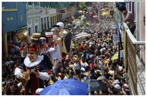 Los carnavales desbordan la alegría y la fiesta por los municipios de Brasil, como sucedió este año en la pequeña localidad de Olinda, en el nordeste de Brasil. Crédito: Diego Galba/Prefectura de Olinda
