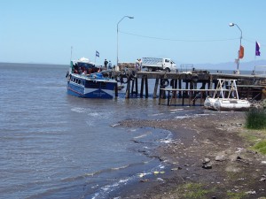 En el municipio de Moyogalpa, dentro de la isla de Ometepe en el lago Cocibolca, las lanchas locales tienen dificultades para navegar debido a la baja profundidad de sus aguas, por el impacto de la sequía que afecta a Nicaragua desde 2014. Crédito: Ramón Villareal Bello/IPS