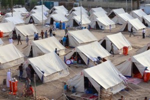Un campamento de personas desplazadas en Al-Jamea, Bagdad, donde residen 97 familias de la gobernación de Anbar. Crédito: ©UNICEF Iraq/2015/Khuzaie.