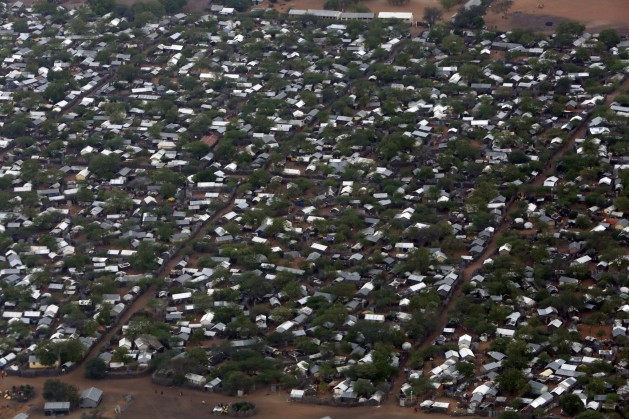 Vista aérea del campamento de refugiados Ifo 2 en Dadaab, Kenia. Crédito: UN Photo/Evan Schneider