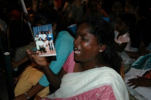 El gobierno de Sri Lanka reconoció que podrían haber 65.000 personas desaparecidas tras las más de dos décadas y media de guerra civil. Crédito: Amantha Perera/IPS.