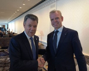 El presidente y director ejecutivo de Yara, Svein Tore Holsether, se reunió con el presidente de Colombia, Juan Manuel Santos, en el marco del Día Internacional de la Paz, en septiembre de 2016. Crédito: Cortesía de Yara International.