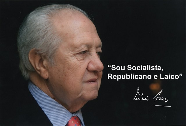 “Soy socialista, laico y republicano”, la autodefinición de Mário Soares, recogida en la foto con que el Partido Socialista de Portugal conmemora la muerte de su líder fundador. Crédito: PS