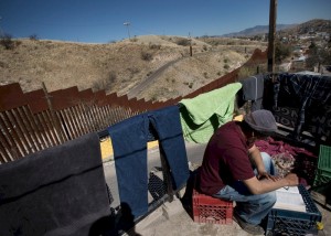 Unos 1.000 kilómetros de muro separan ya la frontera entre México de Estados Unidos. Crédito: Hans Maximo Musielik/Amnistía Internacional