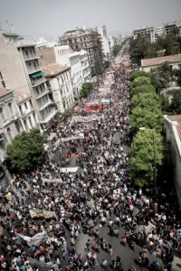 Manifestaciones en Atenas contra las medidas de austeridad del gobierno de Grecia. Crédito: IPS