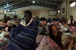 Las condiciones de vida son precarias en un campamento de detención en Libia. Crédito: Organización Internacional de las Migraciones (OIM).