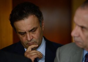 Aecio Neves, acusado de recibir sobornos por el equivalente a 605.000 millones de dólares, por lo que puso a su Partido de la Socialdemocracia Brasileña en el centro de los escándalos de corrupción, como ha ido ocurriendo con los otros principales partidos del país. Crédito: Fábio Rodrigues Pozzebom/ Agência Brasil