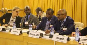 Panel de discusión sobre innovación en agricultura para el clima y seguridad alimentaria en África en la Conferencia Global de Crecimiento Verde, realizada en octubre de 2017 en Adís Abeba, Etiopía. Crédito: Wambi Michael/IPS.