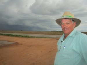 El sojicultor Elio Rossato, que con dos hermanos todos provenientes del extremo sur de Brasil, siembra más de 6.000 hectareas en Tocantins, después de 15 años en el estado de Bahia, donde la falta de energía y carreteras frustró sus metas. Crédito: Mario Osava/IPS.