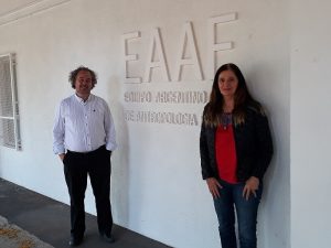 Luis Fondebrider y Mercedes Doretti, del prestigioso Equipo Argentino de Antropología Forense (EAAF), que en conjunto con especialistas de otros países consiguieron identificar a 88 soldados argentinos enterrados en Malvinas, 35 años después de la guerra. Crédito: Daniel Gutman/IPS.