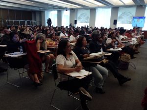 Indígenas de América Latina demandan participar directamente en el logro de los Objetivos de Desarrollo Sostenible vinculados a la erradicación del hambre y la igualdad entre hombres y mujeres para 2030. La exigencia marcó las jornadas del foro de alto nivel "Empoderar a las mujeres indígenas para erradicar el hambre y la malnutrición en América Latina y el Caribe", el 12 y 13 de enero de 2018 en Ciudad de México, y al que asistieron unas 230 representantes gubernamentales y de organismos internacionales, delegadas y parlamentarias aborígenes. Crédito: Emilio Godoy/IPS.