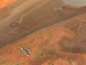 La peor sequía en 40 años obligó a miles de personas en Sri Lanka a dejar su medio de subsistencia tradicional y buscar trabajo en ciudades. Crédito: Amantha Perera/IPS