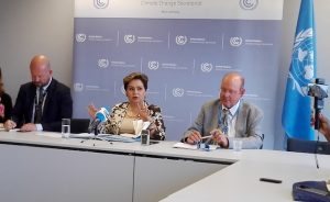 La secretaria ejecutiva de la CMNUCC, Patricia Espinosa, expone su opinión en una mesa redonda de las conversaciones climáticas preparatorias de la COP24 en Bonn. Crédito: Cortesía Friday Phiri.