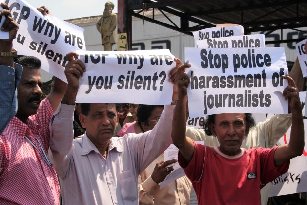 Los medios de Sri Lanka estuvieron bajo presión durante la pasada década y recién lograron respirar un poco tras las elecciones presidenciales de 2015. Crédito: Amantha Perera/IPS.