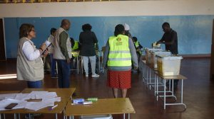 El equipo de observadores de la Mancomunidad de Naciones comenzó a evaluar el proceso electoral en Zimbabwe, que permitió celebrar elecciones nacionales el 30 de julio de 2018. Crédito: Cortesía,The Commonwealth/CC By 2.0.