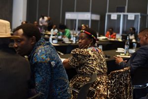 Líderes tradicionales de 17 países africanos se han reunido en Nairobi, la capital de Kenia, para debatir sobre cómo erradicar prácticas perjudiciales como el matrimonio infantil y la mutilación genital femenina. Crédito: Faith Bwibo/ONU Mujeres