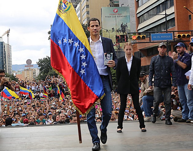 El diputado Juan Guaidó, del partido Voluntad Popular y presidente de la Asamblea Nacional desde el 5 de enero, juró el día 23 ante una multitud como presidente interino de Venezuela. Crédito: Asamblea Nacional