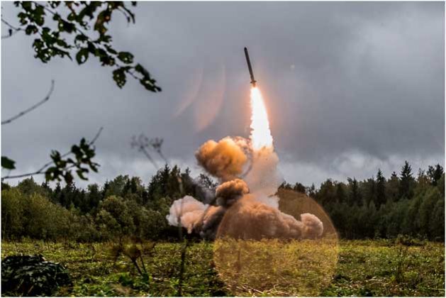 El misil ruso 9M729 fue probado mediante un sistema de lanzamiento móvil similar al utilizado para el 9K720 Iskander-M, que figura en esta fotografía, el 18 de septiembre de 2017. Crédito: Ministerio de Defensa de Rusia.