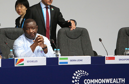 El presidente de Sierra Leona, Julius Maada Bio, que el 4 de abril cumple un primer año de gobierno, que ha devuelto la esperanza a la población del país de África occidental, tras una década signada por la corrupción y la mala gestión. Crédito: Commonwealth
