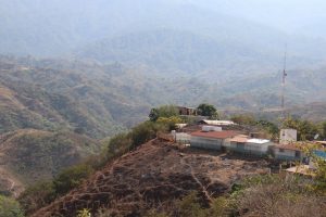 A pesar de su pobreza, Santiago Ixtayutla es una comunidad que resiste desde hace seis años contra un proyecto hidroeléctrico. Crédito: Antonio Mundaca/Pie de Página
