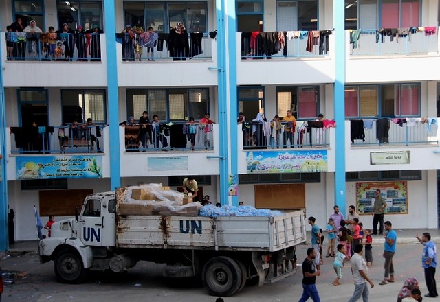 Una escuela de la Agencia de las Naciones Unidas para los Refugiados de Palestina en Medio Oriente (UNRWA), situada en Gaza. La cúpula de UNRWA está siendo investigada por presuntos abusos de poder y otras prácticas antiéticas. Crédito: Khaled Alashqar / IPS