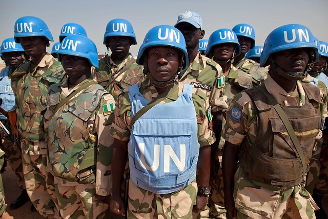 Los cascos azules de la Minuad, la misión de paz conjunta en Darfur, podrían reducirse desde nombre, si la situación en el terreno mejora, ahora que Sudán cuenta con un gobierno cívico-militar que en 39 meses debe llevar al país a elecciones democráticas. Crédito: Albert González Farran / Minuad