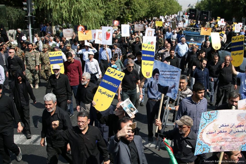 Manifestantes contra Estados Unidos en Teherán. Crédito: Anatolu Agency