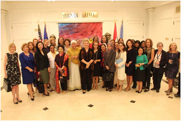 El Círculo de Mujeres Embajadoras ante la ONU en Nueva York alcanzó la cifra récord de integrantes, con 50 representantes permanente ante el foro mundial. Pero la paridad de género sigue muy lejos, porque sus colegas varones son 140. Crédito: CWA