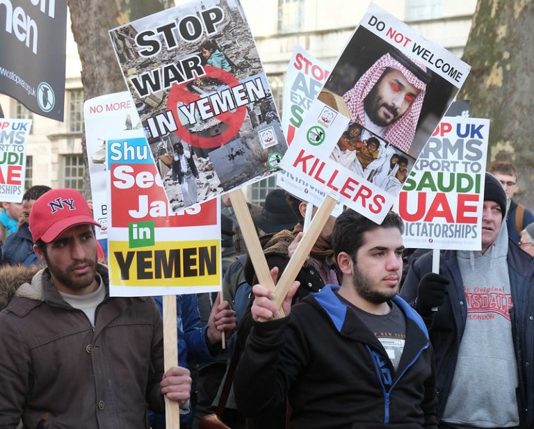 Una protesta contra la visita del príncipe heredero saudí, Mohammed bin Salman, a Londres el año pasado. Organizaciones de derechos humanos han iniciado una campaña en línea contra la participación de su organización benéfica, la Fundación Misk, en el Foro Juvenil que realiza este mes la Unesco en París Crédito: Alisdare Hickson / CC by 2.0