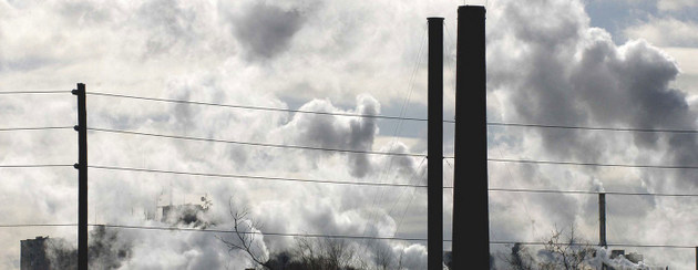 Emisiones de una fábrica en Toronto, Canadá. Crédito: Kibae Park/ONU