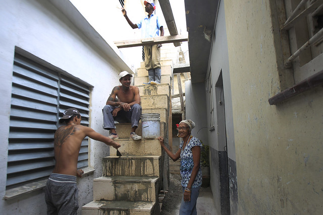 Aunque aún no se refleja en las estadísticas, la ayuda de las mujeres cubanas en la evacuación y recuperación de las comunidades como resultado de los desastres naturales que ha sufrido el país ha resultado esencial