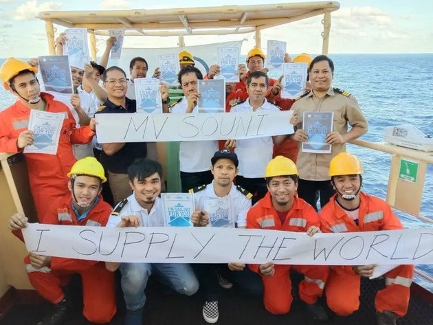 Trabajadores marítimos siguen asegurando el transporte de alimentos y bienes esenciales durante la pandemia de la covid-19. Foto: FIT