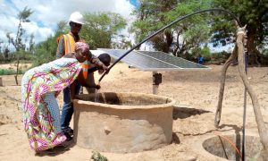 Aïssata Ba es una de las mujeres rurales que han sido seleccionadas por Energy 4 Impact para participar en un programa de empoderamiento económico que brinda a las emprendedoras acceso a tecnologías de energía limpia. Foto: cortesía de Energy 4 Impact Senegal